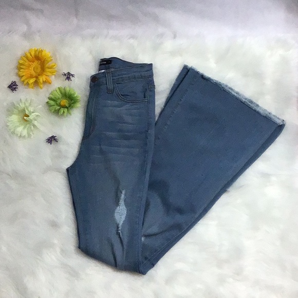 SKYLAR DENIM JEAN IN LIGHT BLUE🛍 - Picture 3 of 7